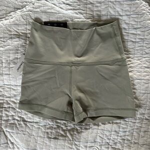 NWT Aritzia TnaLife Shorts